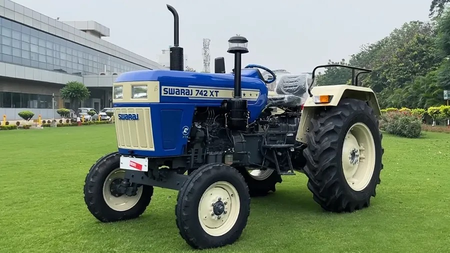 SWARAJ 742 XT
